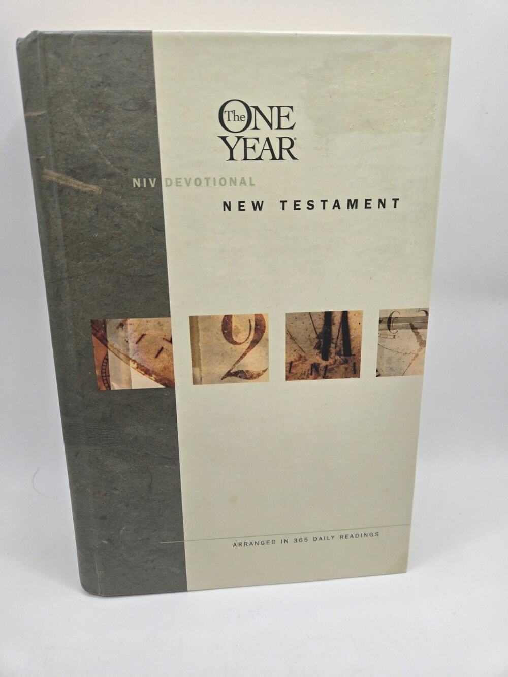The One Year NIV Devotional New Testament by God